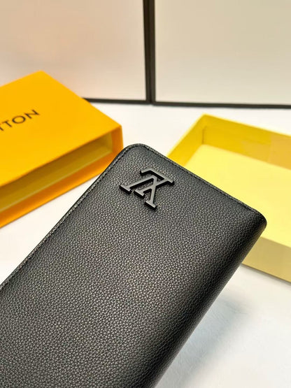LV Louis Vuitton Classic Simple Black Clutch Bag 19x10cm